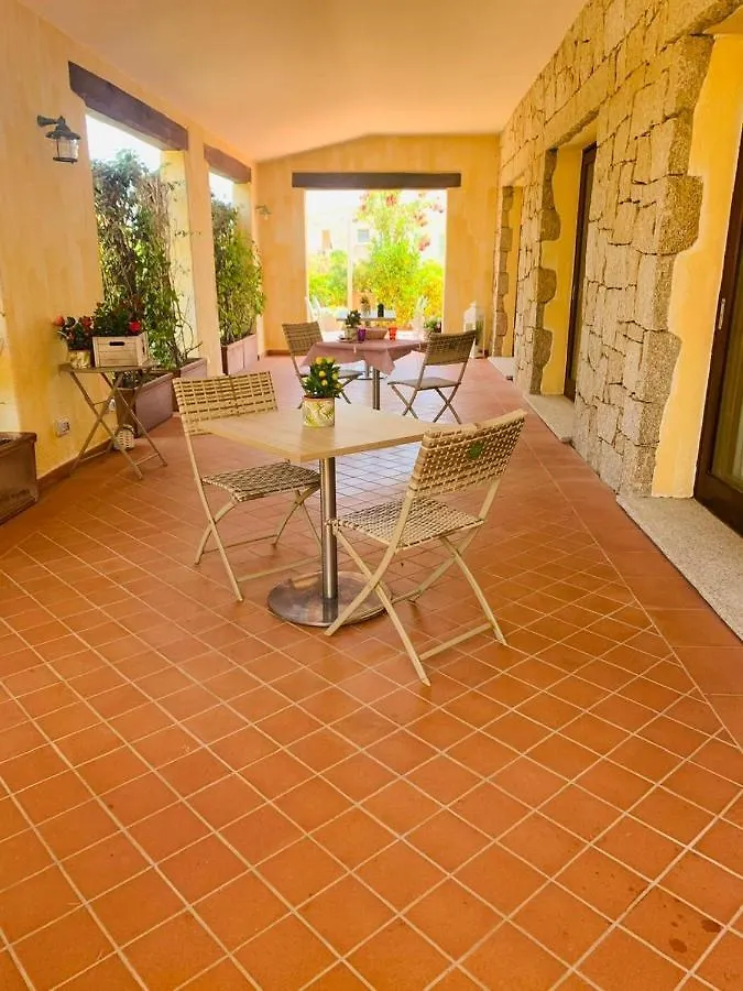 Maison d'hôtes Hotel Relais Del Borgo- Domo à Porto San Paolo